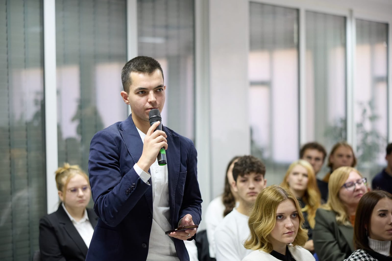 V.o. studentskoho dekana stavyt pytannia Spikeru VRU